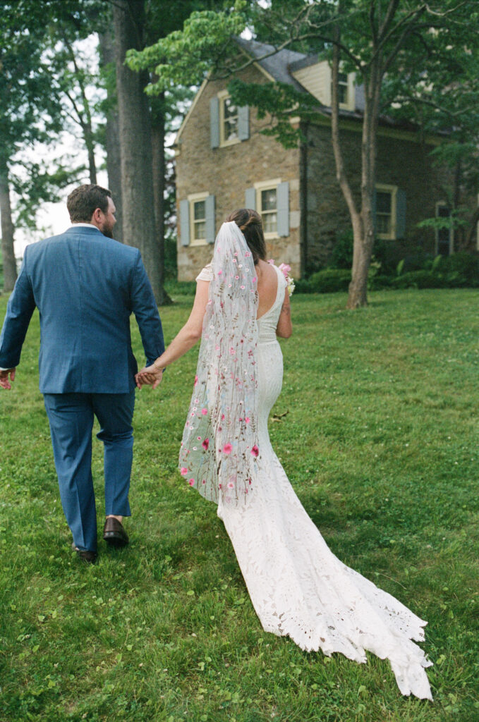 colorful veil, wedding florals, virginia wedding, private estate wedding, middleburg va wedding
