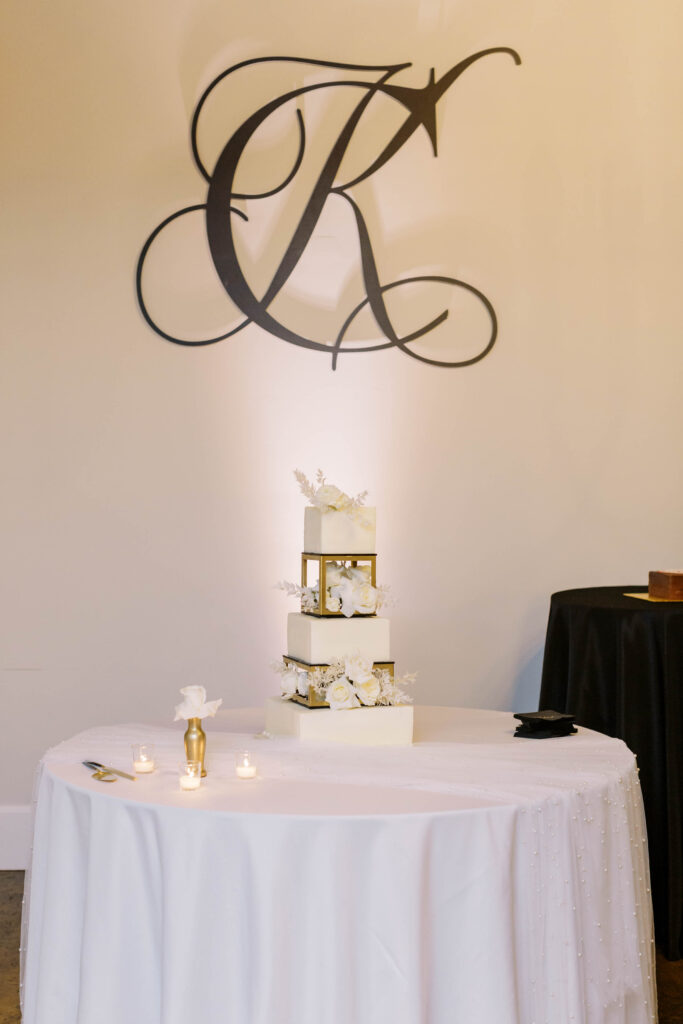 Indiana wedding, Restored Bank Wedding, wedding cake