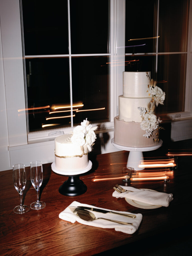 Virginia wedding, Fleetwood Farm wedding, wedding reception, wedding cake