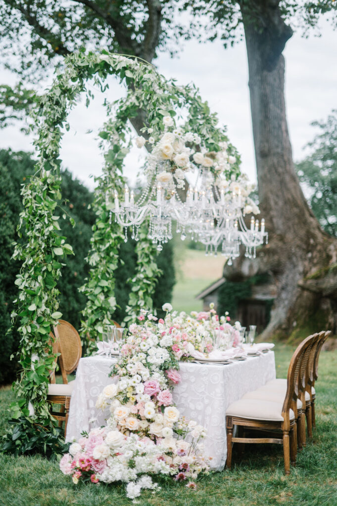 glenstone garden wedding, al fresco wedding, wedding reception, micro wedding, intimate wedding, wedding tablescape, wedding florals, wedding greenery and chandelier