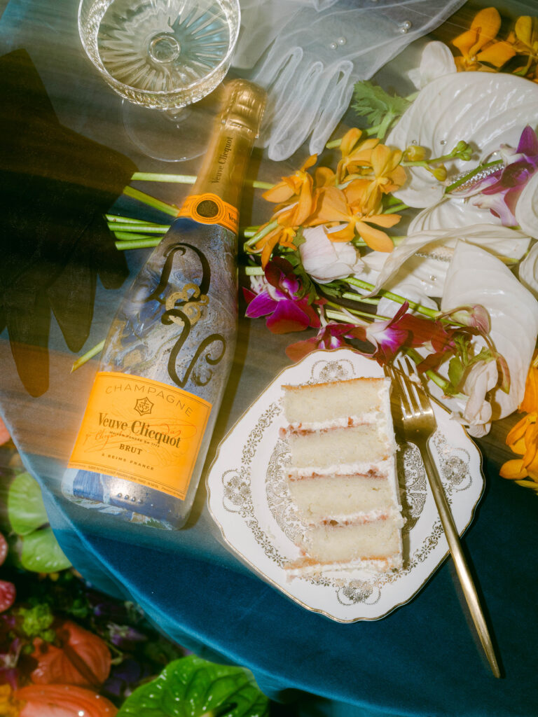washington dc wedding, hotel washington, custom champagne bottle, hand painted champagne bottle, veuve cliquot, wedding cake