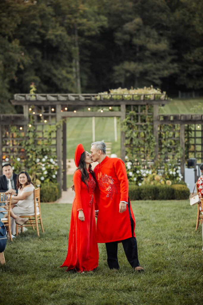 monte ventoso wedding, luxurious italian villa wedding venue, virginia wedding planner and designer, luxury wedding, wedding reception, al fresco wedding, asian bride and groom, asian bridal outfit, red bridal outfit, dragon in wedding reception