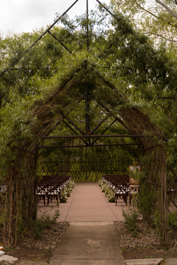 Black Iris Estate, Carmel indiana wedding venue, green wedding ceremony, outdoor wedding, outdoor ceremony,