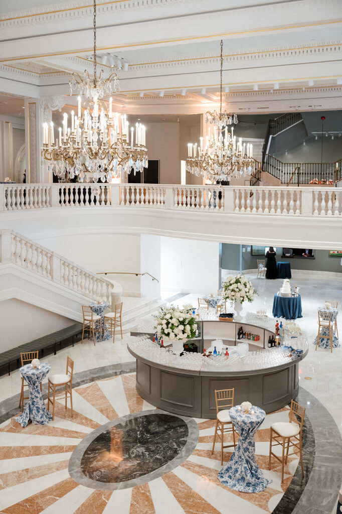 National Museum of Women in the Arts wedding, white wedding florals, wedding centerpiece, wedding bar