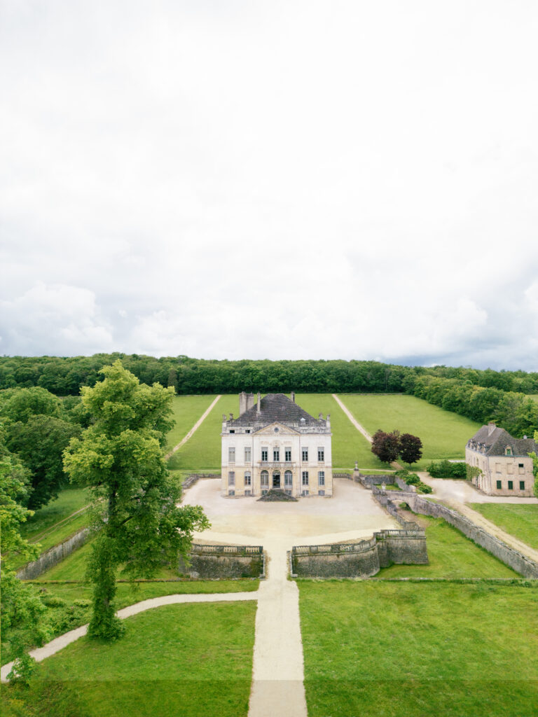 domaine de vantoux france, france wedding venue, burgundy wedding venue, french castle wedding venue, wedding planning and design, destination planner, france wedding, burgundy france