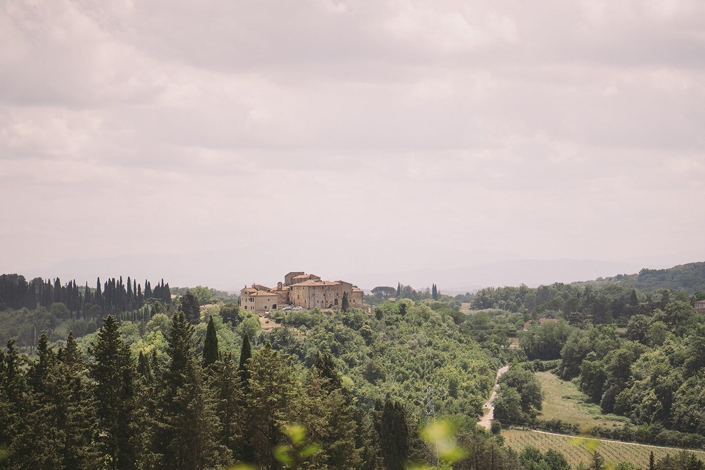 destination wedding in tuscany, destination wedding in italy, monaciano wedding venue, destination wedding planner, destination planner