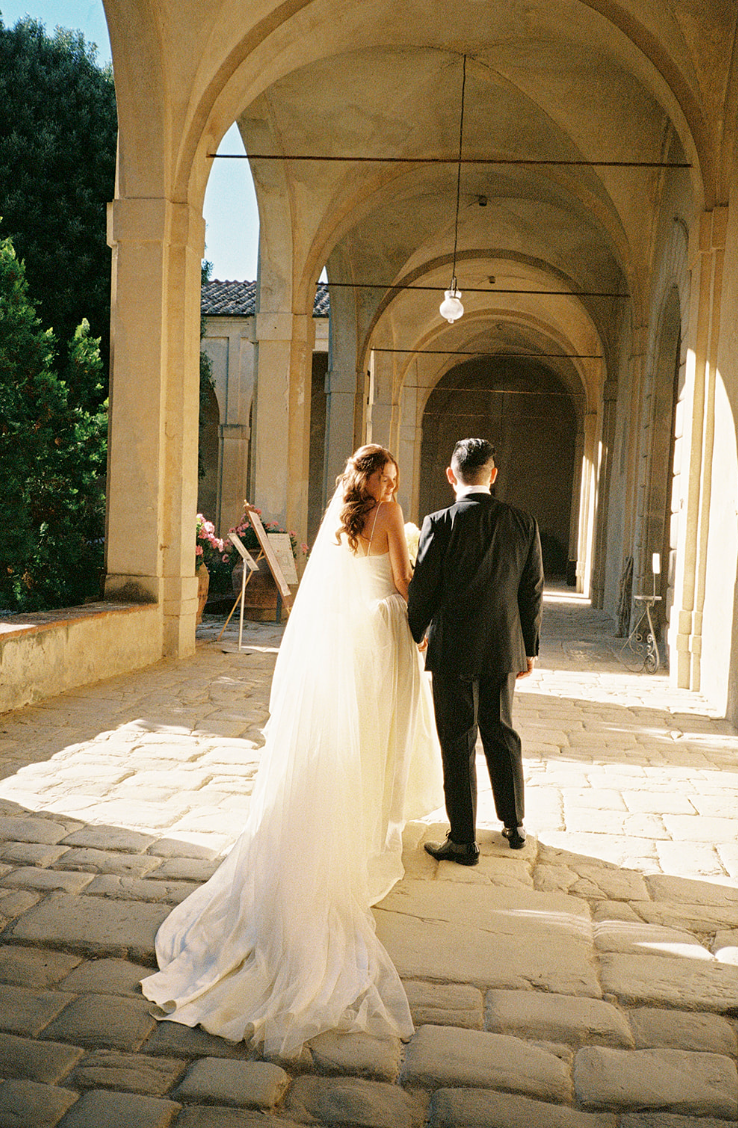 destination wedding in tuscany, destination wedding in italy, monaciano wedding venue, destination wedding planner, destination planner, Certosa di Pontignano italian church, bride and groom