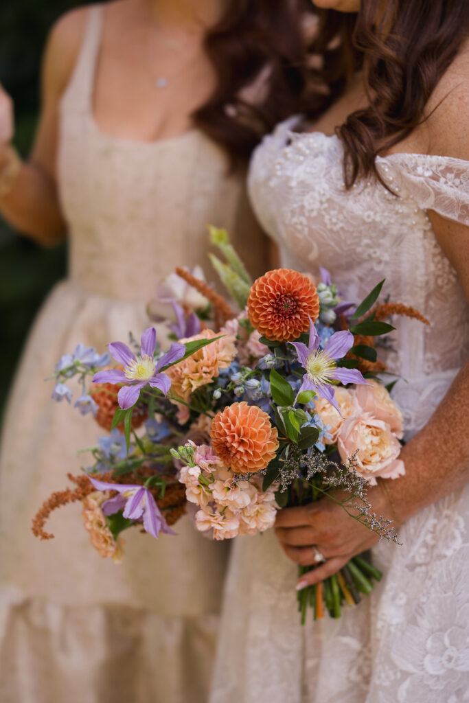 wedding at the red fox inn, virginia wedding, spring fall wedding, wedding bouquet, bridal bouquet, wedding flowers