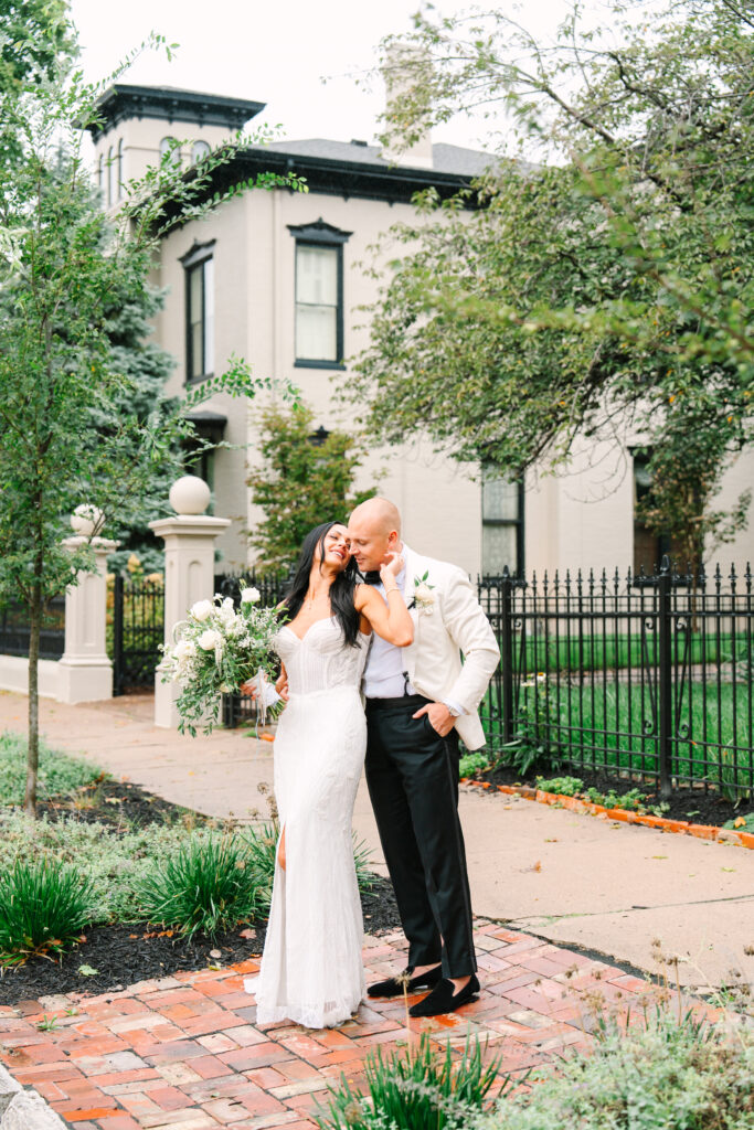 Wedding at the Evansville Museum of Arts, Indiana wedding, bride and groom