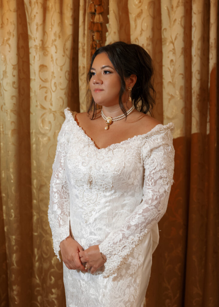 vintage wedding dress, reception dress, gramercy mansion wedding, vintage wedding, Maryland wedding, wedding reception, wedding jewelry