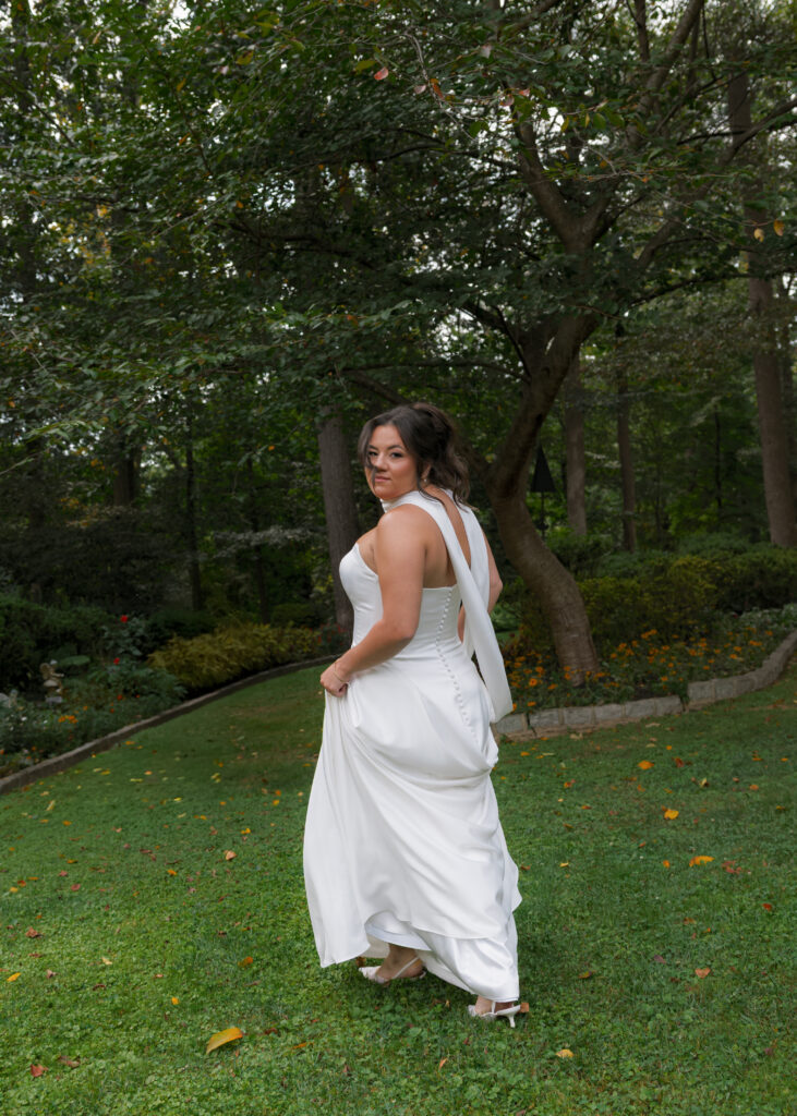 gramercy mansion wedding, outdoor wedding, vintage wedding, bride and groom, Maryland wedding, bride