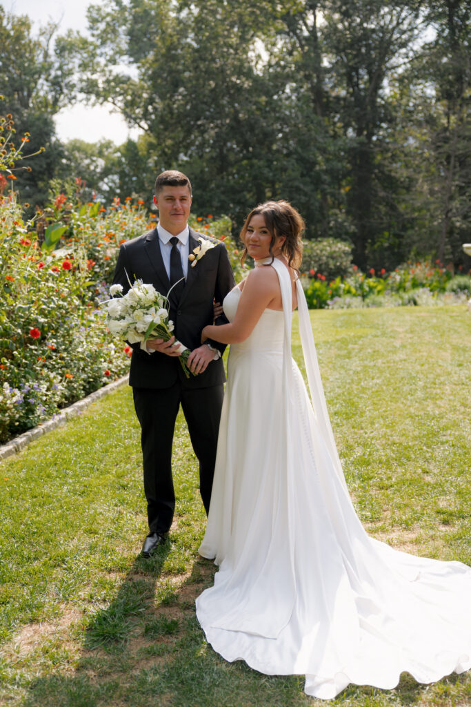 gramercy mansion wedding, outdoor wedding, vintage wedding, bride and groom, Maryland wedding