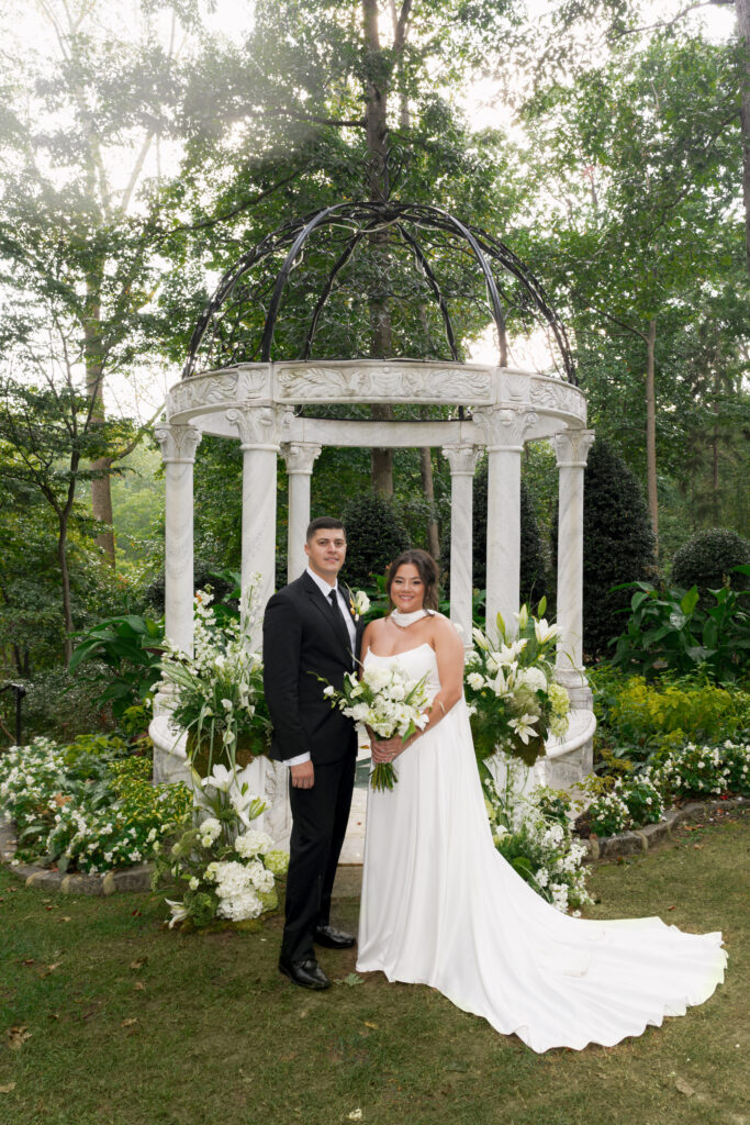 gramercy mansion wedding, outdoor wedding, vintage wedding, bride and groom, Maryland wedding, bride and groom, ceremony, ceremony florals, altar florals