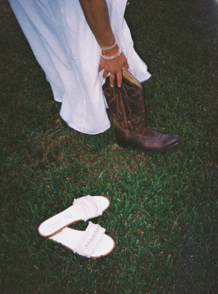 engagement shoot, fiance, engaged, bride and groom to be, engagement shoot idea, engagement shoot activities, engagement shoot inspo