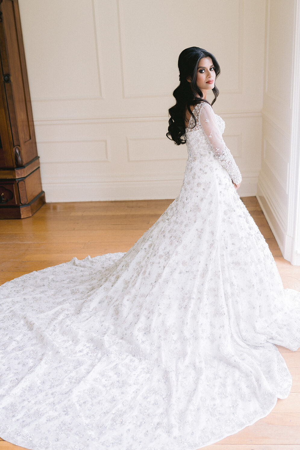 bride, blossom ridge farm wedding, charlottesville wedding, luxury wedding planner, virginia wedding planner, wedding dress,