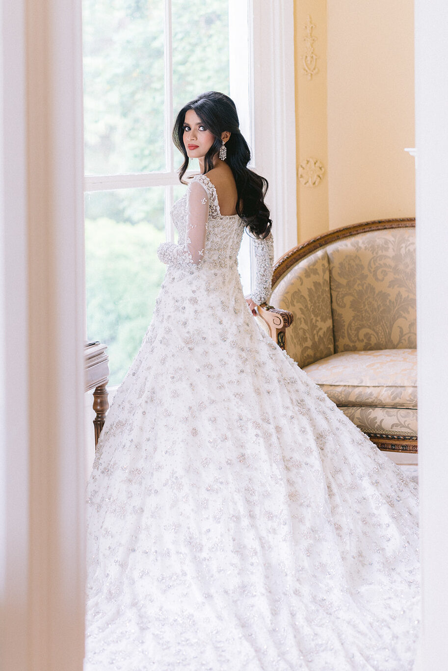 bride, blossom ridge farm wedding, charlottesville wedding, luxury wedding planner, virginia wedding planner, wedding dress