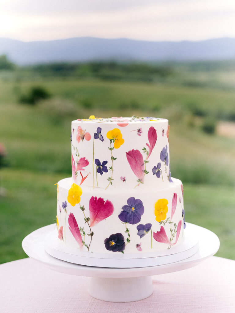 blossom ridge farm wedding, charlottesville wedding, luxury wedding planner, virginia wedding planner, wedding reception, wedding cake